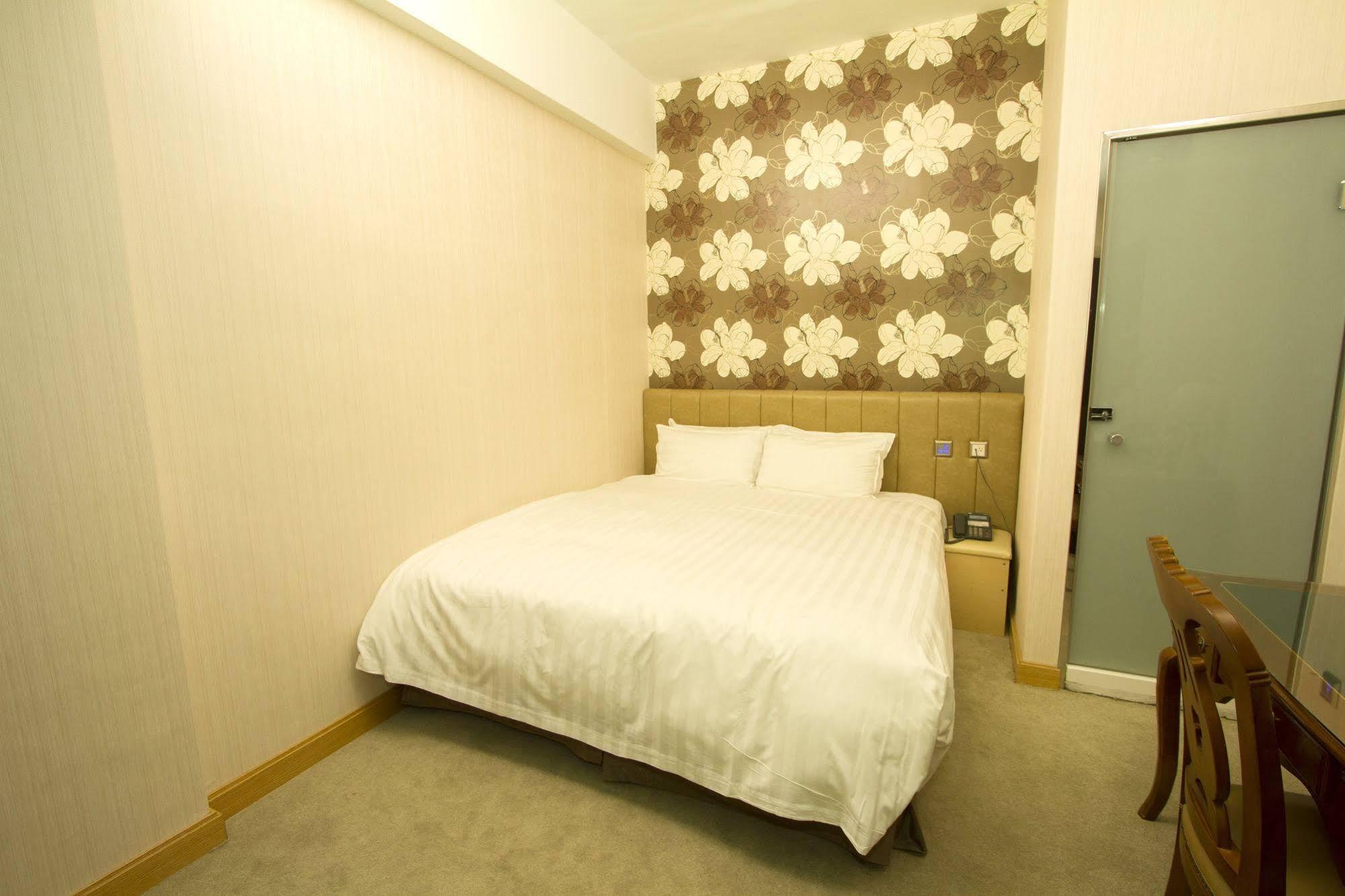 Hunt Champion Hotel Taichung Exterior foto
