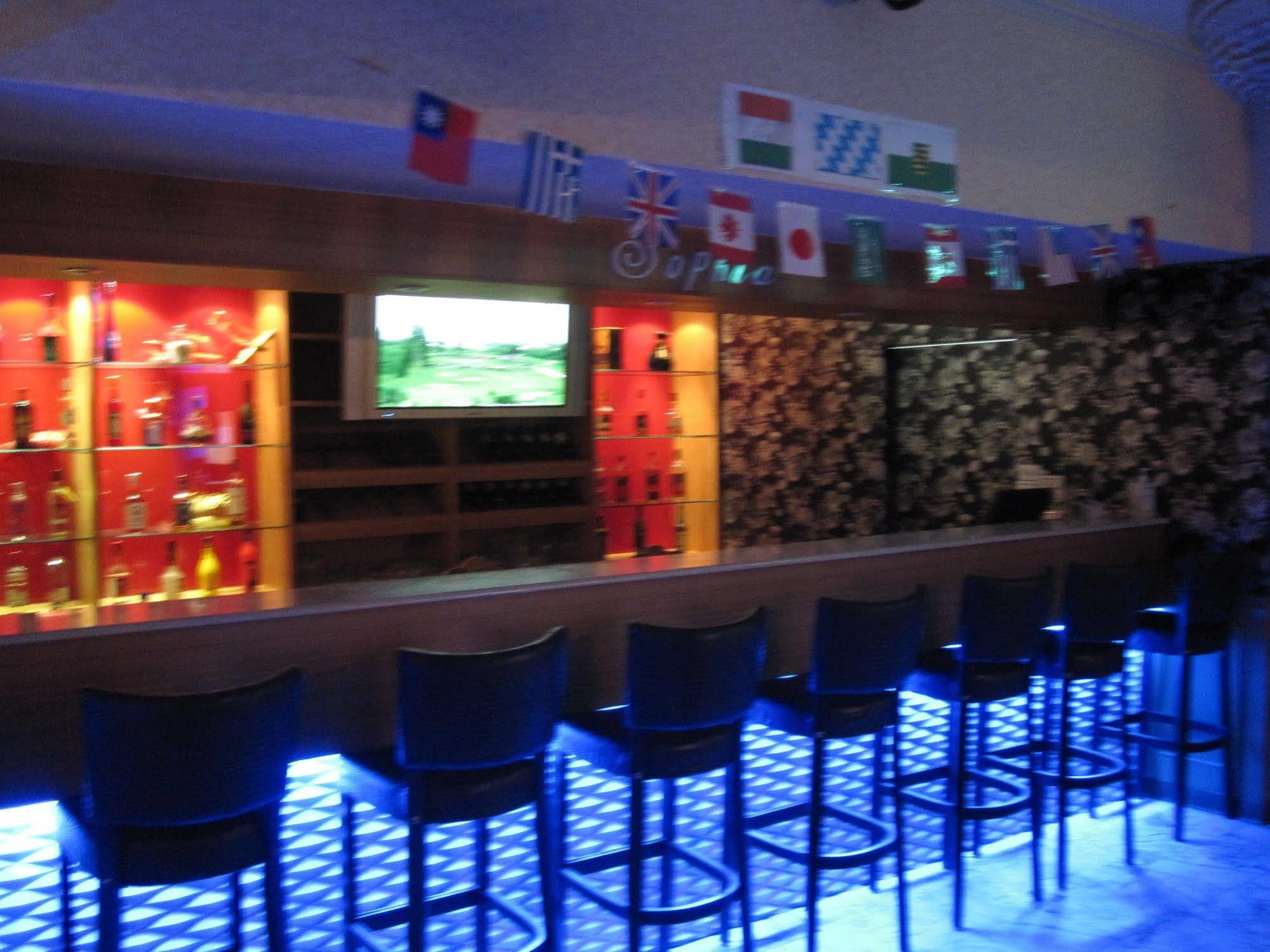 Hunt Champion Hotel Taichung Exterior foto